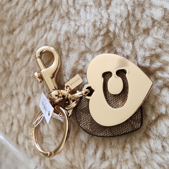 NWT Coach Gold Brown Sig Heart Key Ring or Bag Charm 🔑💛🎁 - Picture 9 of 13